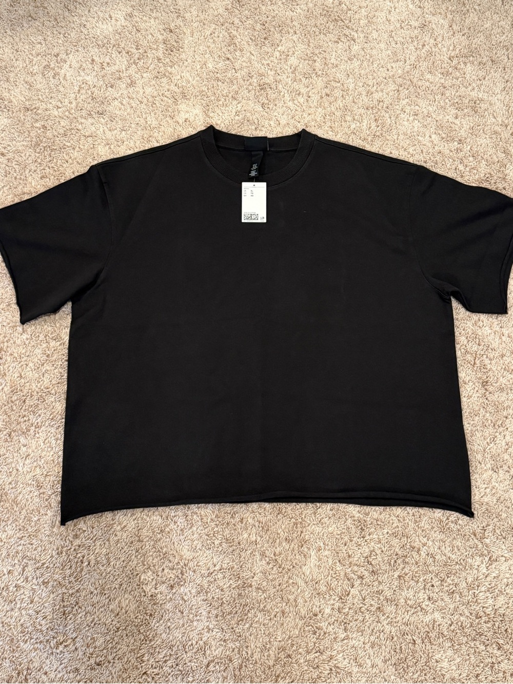 H&M men’s black tee